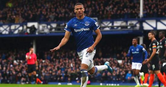 英超同一日两场比赛竟上演复制粘贴大法 线路与射门都如出一辙