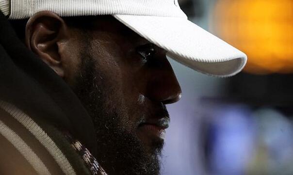 詹姆斯全明星媒体日群访