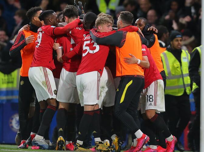 曼联作客2-0大胜切尔西 完成英超赛季双杀