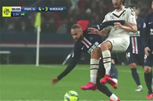 裁判的特殊照顾 内马尔愤怒染红离场