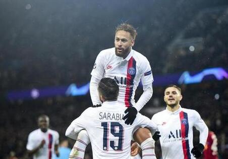 一亿欧元购买足球巨星,豪华巴黎阵容