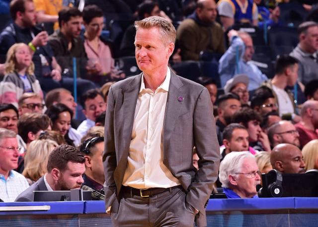 勇士逆转太阳结束八连败