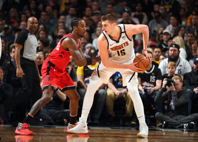 掘金轻松战胜猛龙