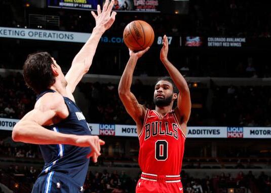 东契奇错失绝杀 公牛109-107险胜独行侠