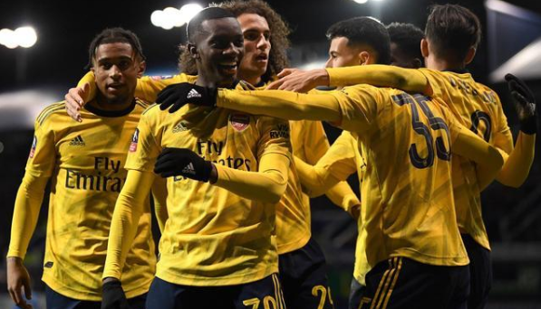 一场2-0让英超豪门轻松晋级 今夜缔造2大纪录