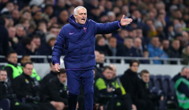 主场3-4出局 穆里尼奥走下神坛