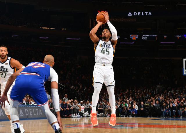 爵士客场胜尼克斯