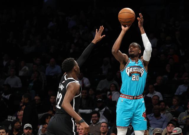 灰熊客场大胜篮网