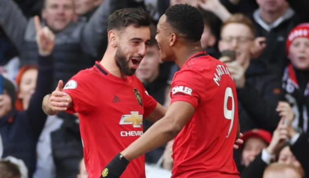 曼联2-0双杀曼城 B费助攻马夏尔 小麦45米吊射