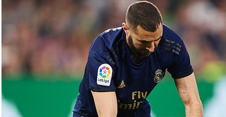 本泽马出战338场西甲比赛 首次因失误丢球