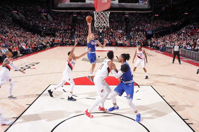 国王大胜开拓者