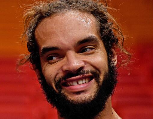 快船签下了十天的中锋乔金-诺阿