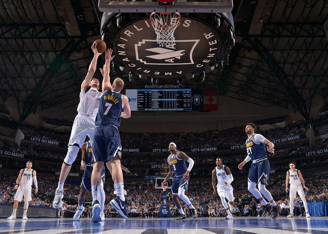 独行侠主场大胜掘金