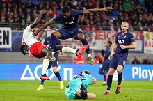 热刺三线崩盘 6场不胜穆里尼奥状态不佳