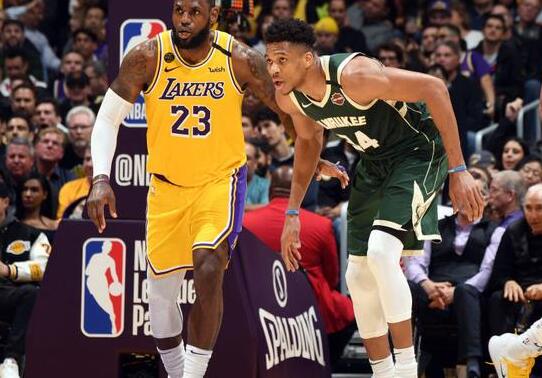 本赛季截至目前，哪位球员拥有你认为的最佳表现