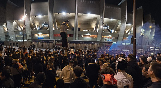 英超复工难 球员们不想当小白鼠 曼联传奇:取消赛季