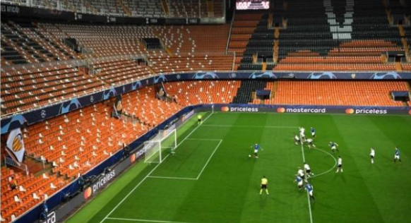 西甲被暂停但不甘心，球员减收25%很重要吗？