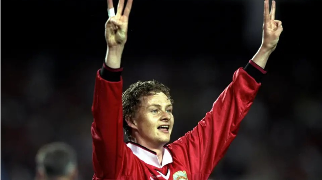 内维尔:初见索肖时觉得他很瘦弱,脸看起来像只有九岁