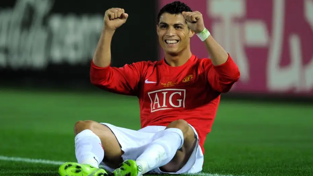 内维尔:C罗离开曼联是出于天气原因,他更想住在西班牙