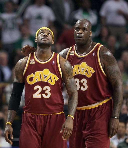 谈谈詹姆斯黑料之三抱大腿事件