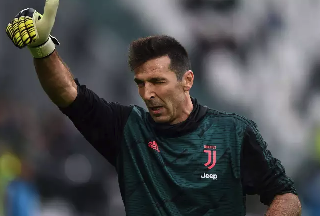 巴尔扎利曾经劝过布冯退役，但是布冯没有理会他