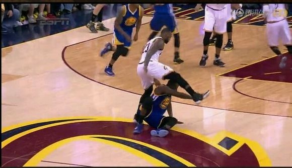 谈谈詹姆斯的黑料之五，跨栏詹姆斯