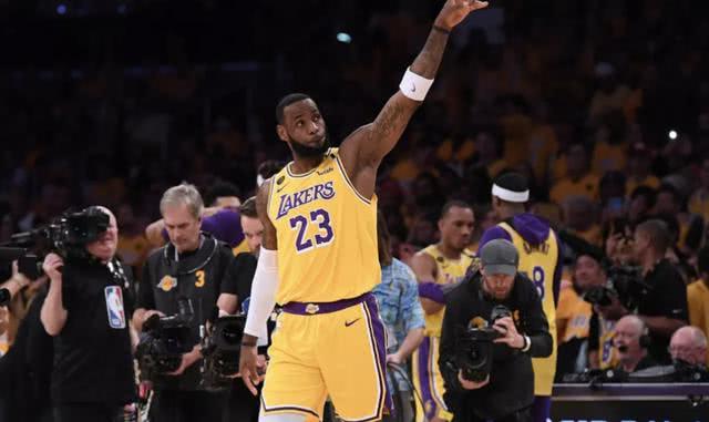 詹姆斯深情告白，非常的想要再次披上战袍，再次战斗