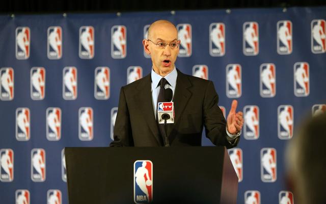 现在已得到确切消息，NBA本月不会复赛，不排除取消常规赛