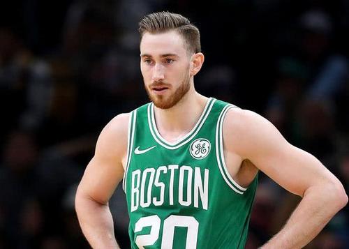 NBA的网瘾少年，疫情期间，一个月没练球只能打LOL