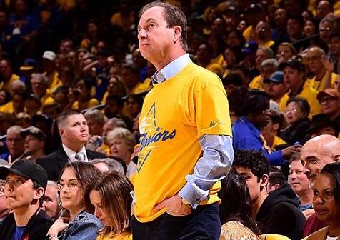 未来谁又能知道呢？勇士现阶段的主要任务就是把握好争冠窗口期