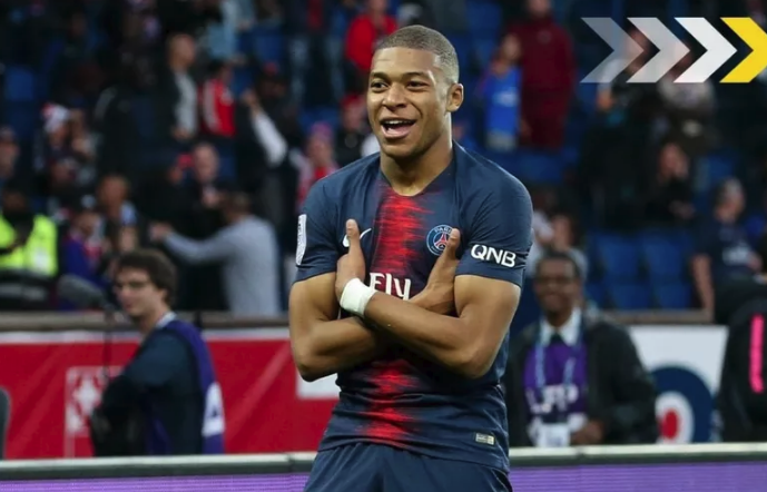 姆巴佩动作太二,那些足球场上让人疑惑的庆祝姿势