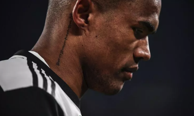 道格拉斯-科斯塔再次成为抢手货，巴黎和拜仁都想要得到一杯羹