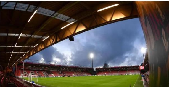 英超俱乐部伯恩茅斯宣布：撤回临时解雇雇员决定