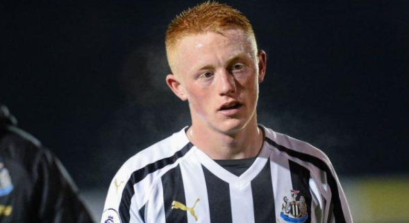 00后英超新星捐30%工资，年薪仅39万人民币