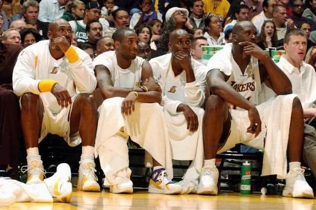 拉塞尔谈心目中最佳首发，都退役了，现役的还有两个