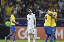 西班牙队和巴萨的差距，就是差了一个梅西