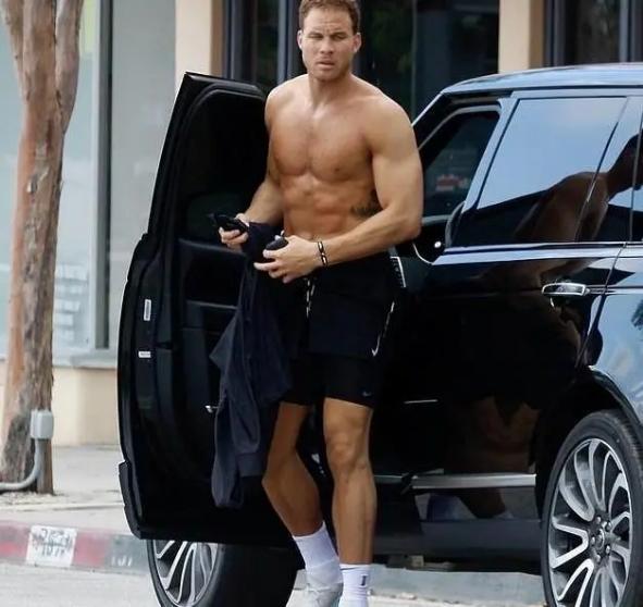 在美国疫情如此严重的情况下，NBA超巨再次无视居家令，外出打球