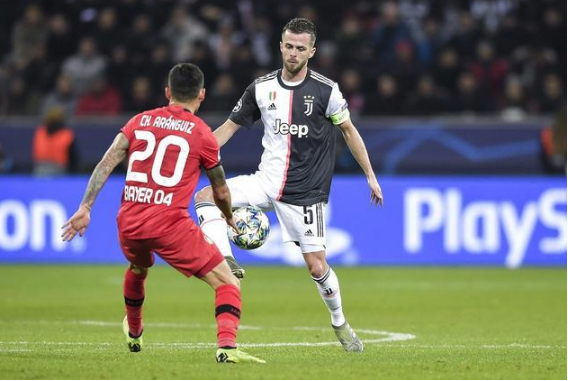 萨里专业坑球员,皮亚尼奇来到后一蹶不振