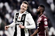 尤文为欧冠相上巴萨23岁中场，没钱提供5星候选随便挑