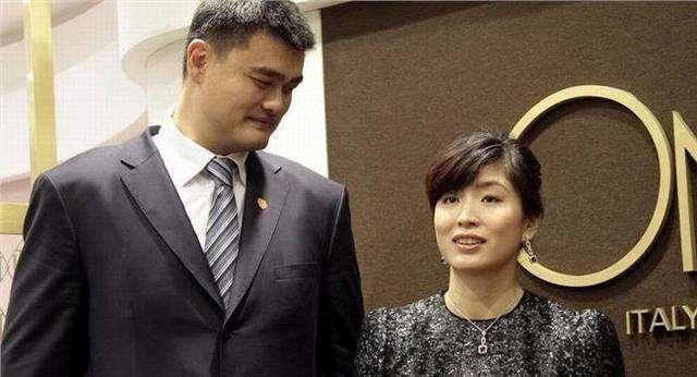 岁月无情，姚明成为女兆日月，现在叶莉都表示压力都在我这边