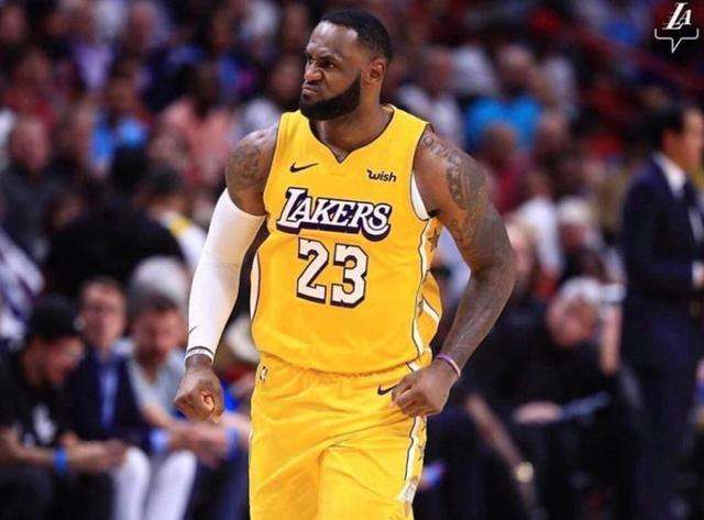 时间是体育的敌人，詹皇还能保持多少时间的巅峰期，这需要他自己把控