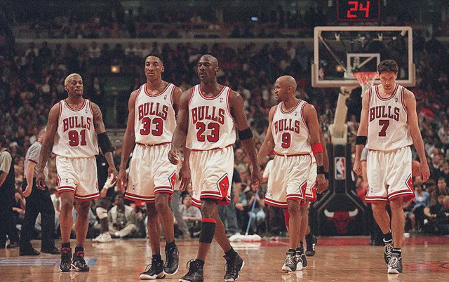 乔丹纪录片中为科比更改开幕词，变为深切缅怀科比·布莱恩特