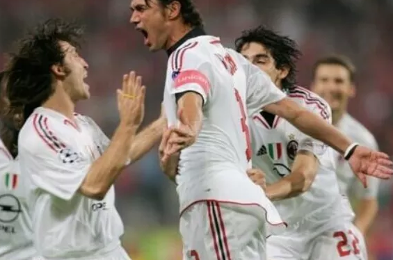 开场一分钟米兰就拿下一分，利物浦走远了