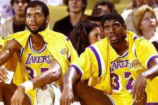 魔术师慈善拍卖筹到22万美元，将全部用于疫情救援