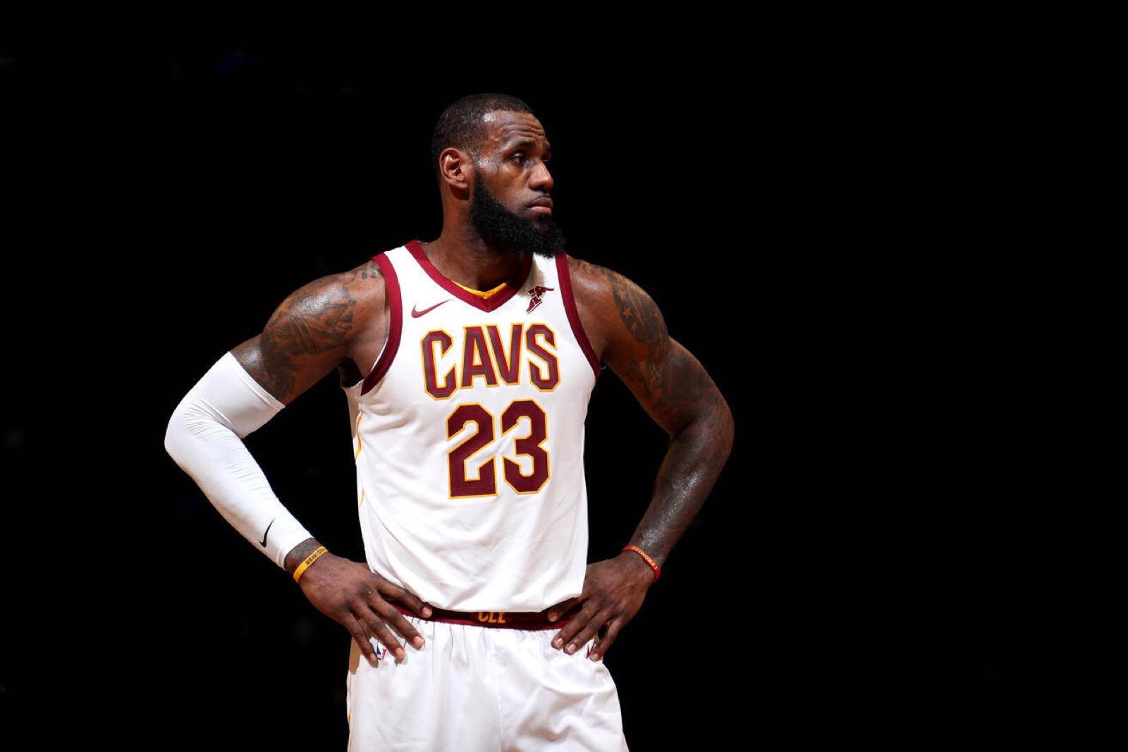 詹皇是自己见过的最不可思议球员，微笑刺客大赞詹皇