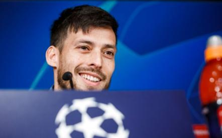 D席:希望能够夺得欧冠冠军,英超现在有身体有技术