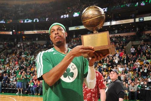 皮尔斯表示詹姆斯不是历史前五，两人之间到底有什么恩怨？