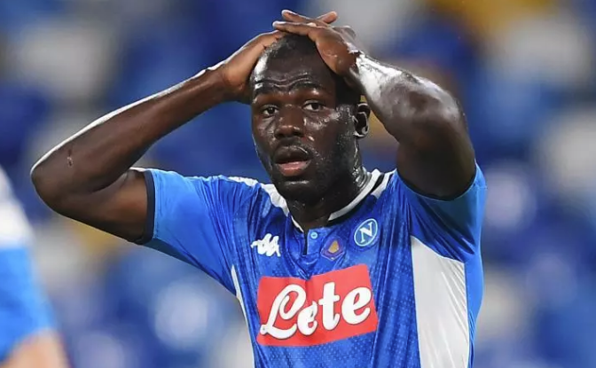 那不勒斯拿一亿转会费吓唬人,但是早被别人看透