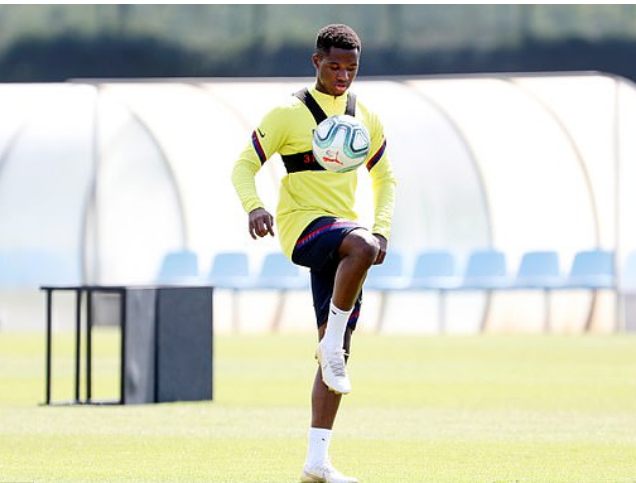 曼联大手笔挖走小梅西,全新三叉戟攻不可破