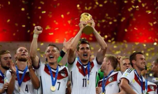 体操到足球，四十二岁克洛泽仍然不可阻挡